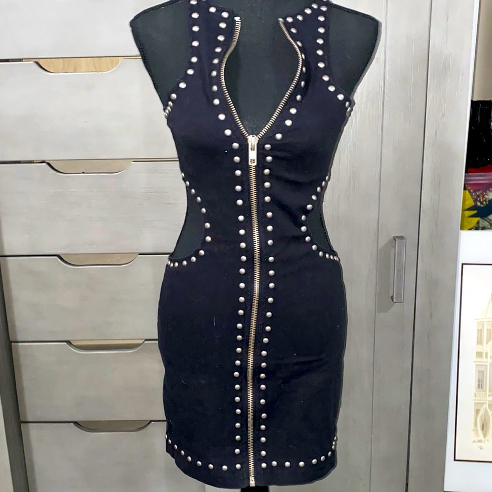 URBAN/O x BESS DRESS - Picture 4 of 16